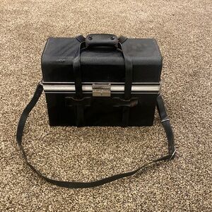 Vintage Minette camera black hard case
